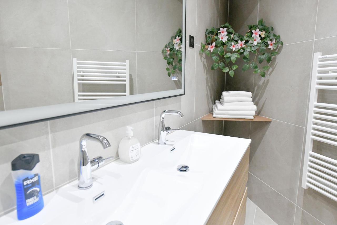 Apartment Le Charme De Montmartre - Parking Gratuit - Patio Prive-sacre-coeur -metro Anvers *