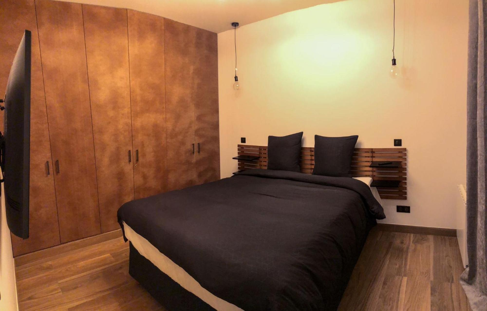 Le Charme De Montmartre - Parking Gratuit - Patio Prive-sacre-coeur -metro Anvers Paris