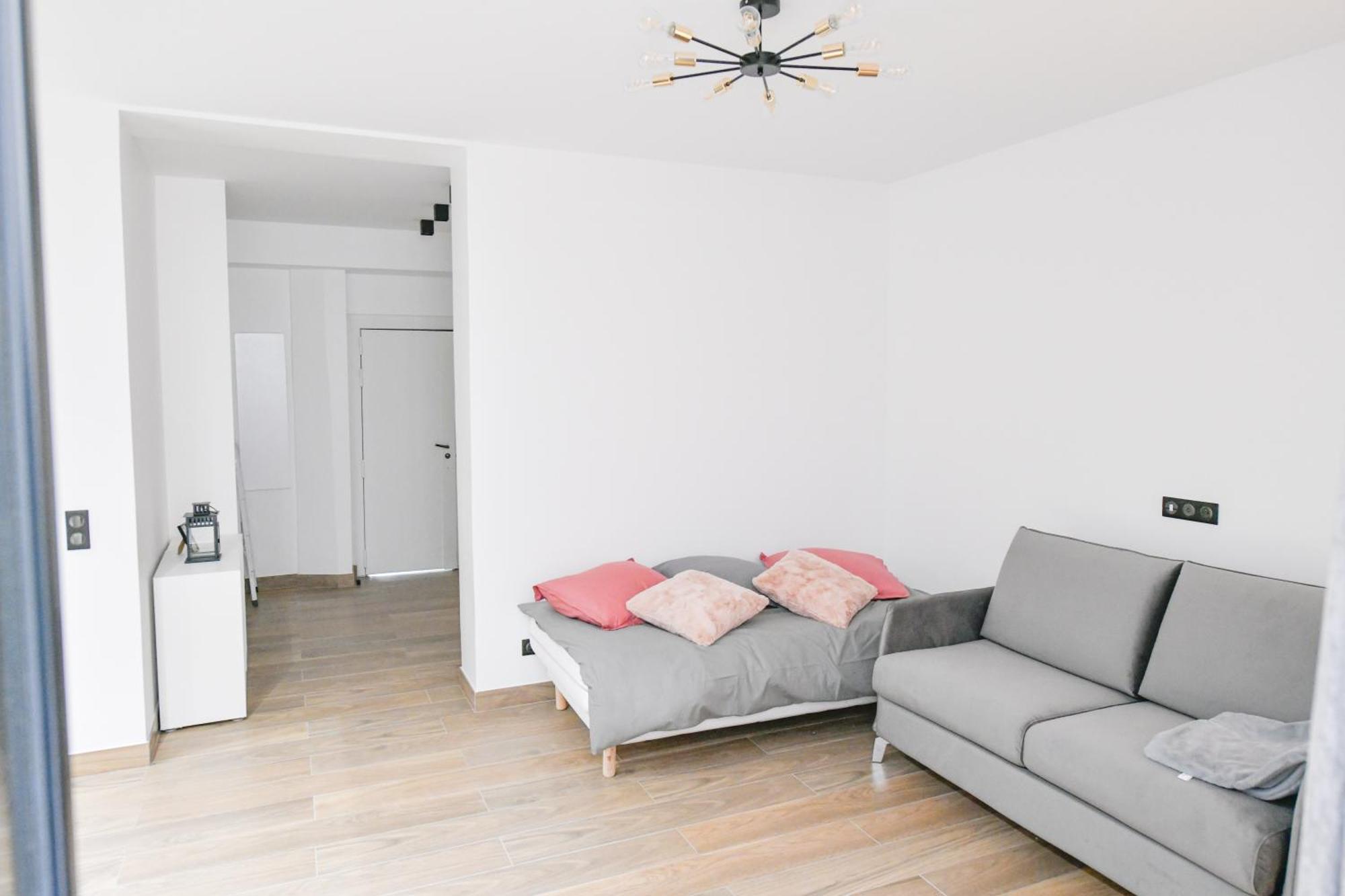 Apartment Le Charme De Montmartre - Parking Gratuit - Patio Prive-sacre-coeur -metro Anvers *
