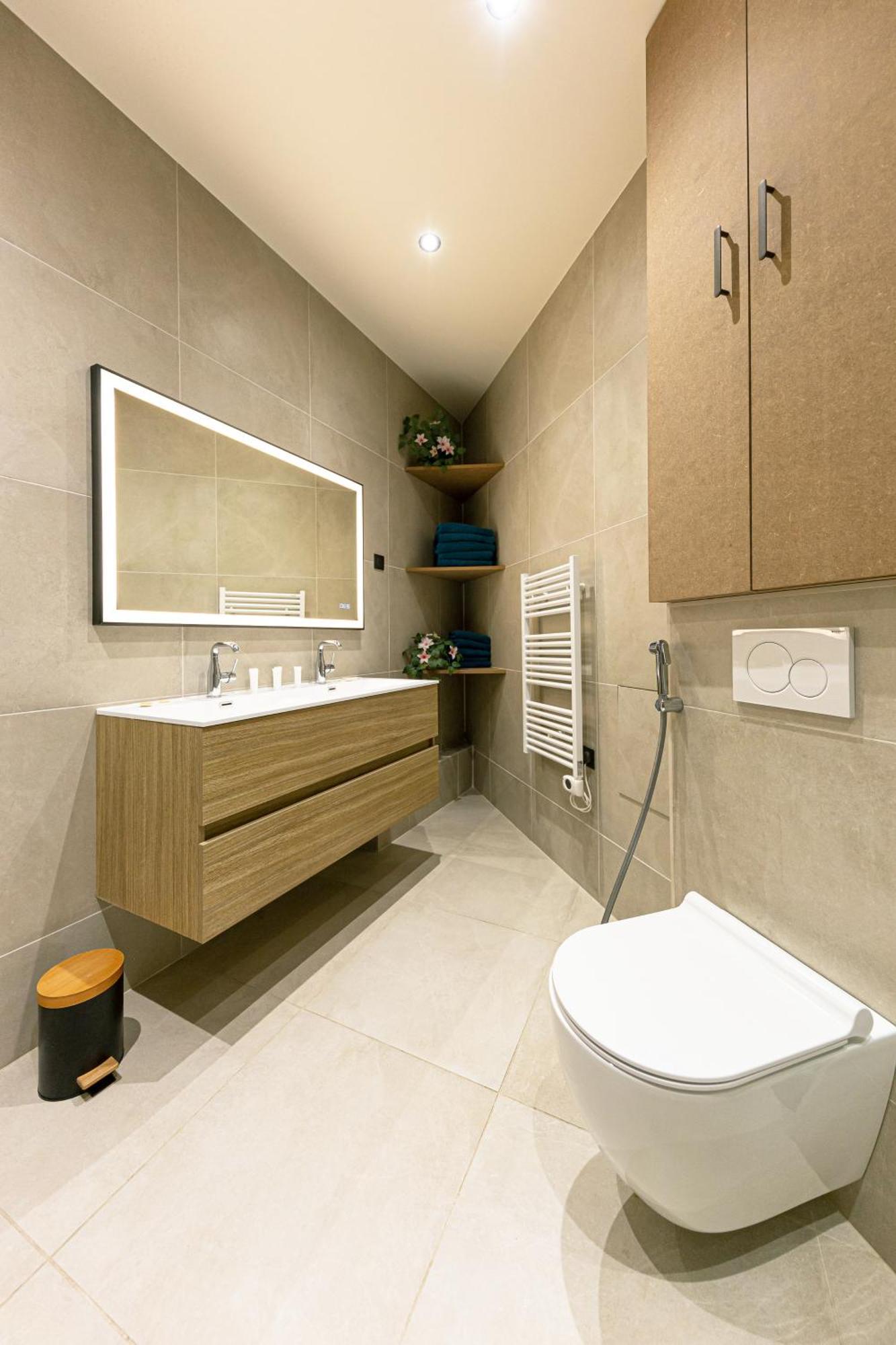 Apartment Le Charme De Montmartre - Parking Gratuit - Patio Prive-sacre-coeur -metro Anvers *
